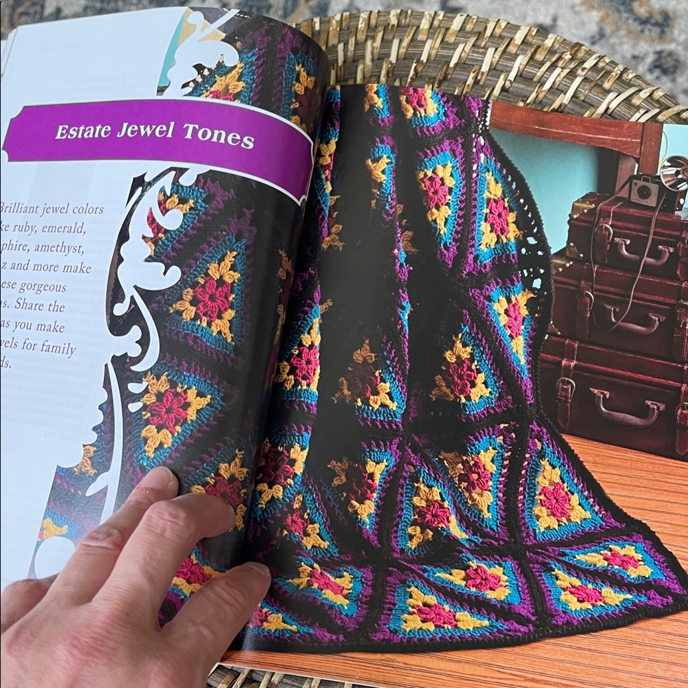 Vibrant Crochet Pattern Book - Picture 6 of 11